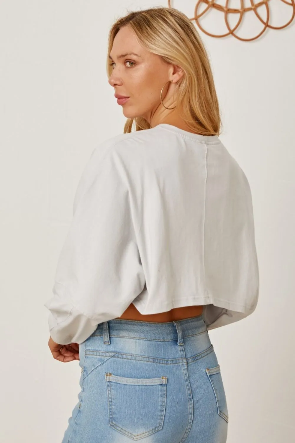 ✨ Round Neck Dropped Shoulder Cropped Sweatshirt – Where Comfy Meets Cool ✨