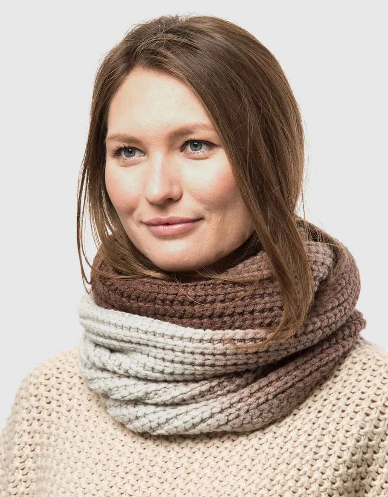 Women's Cable Knit Ombre' Infinity Circle Scarf
