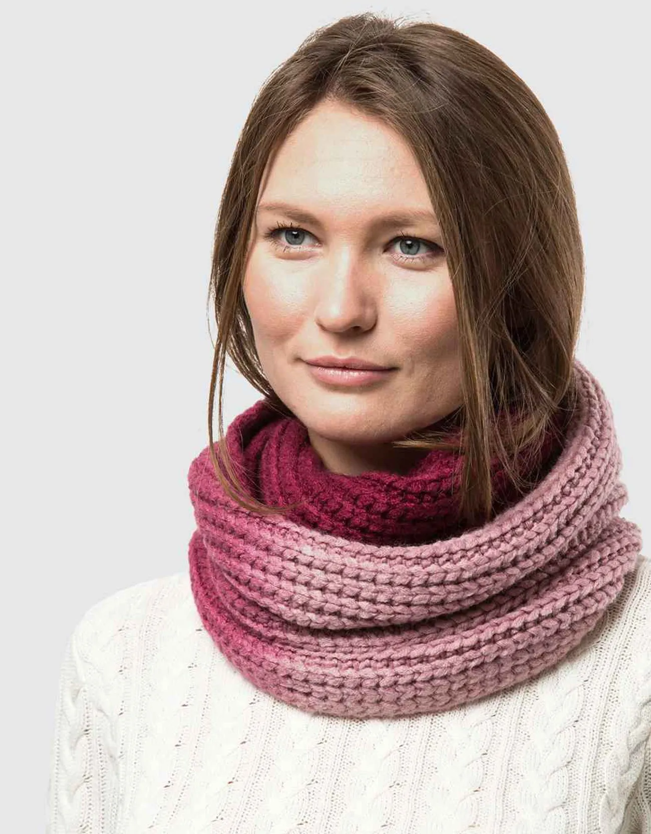 Women's Cable Knit Ombre' Infinity Circle Scarf