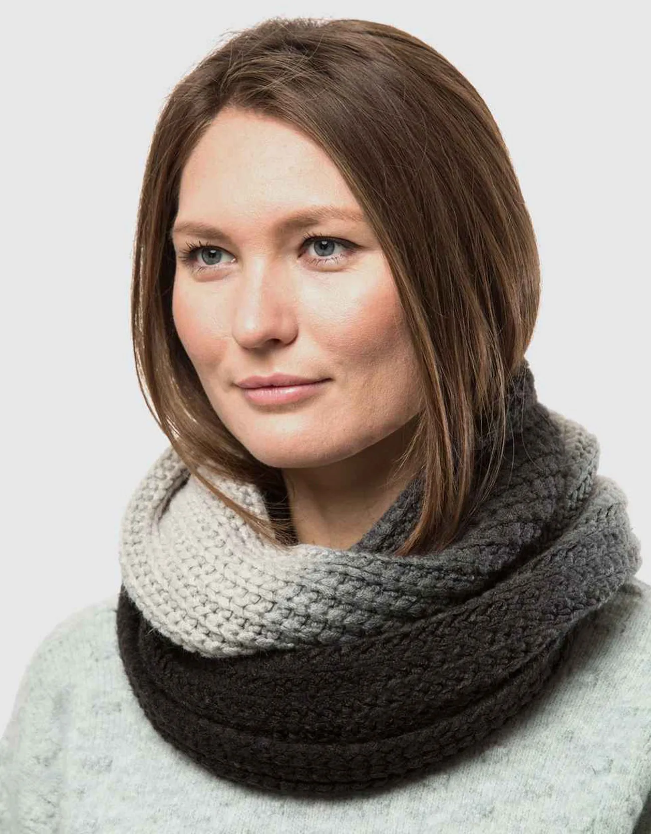 Women's Cable Knit Ombre' Infinity Circle Scarf